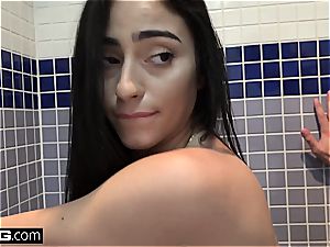 teenage cheating girlfriend Jasmine Vega has fuck-fest in public