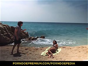 PORNDOE PEDIA super-sexy ebony stunner beach hookup tutorial